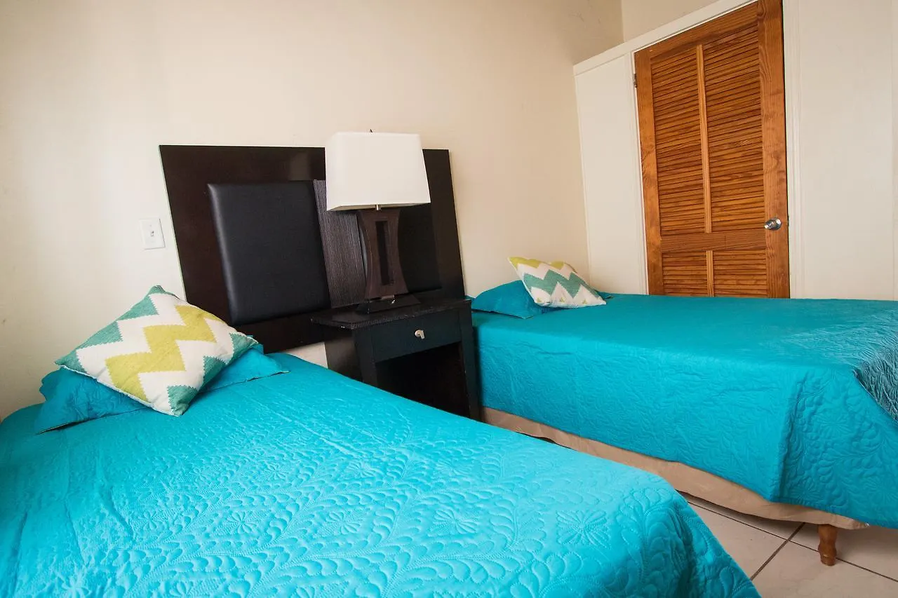 Connie'S Comfort Suites 세인트존스