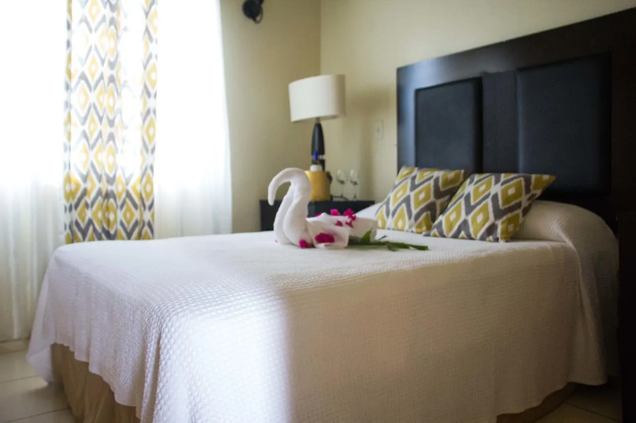 Connie'S Comfort Suites 세인트존스