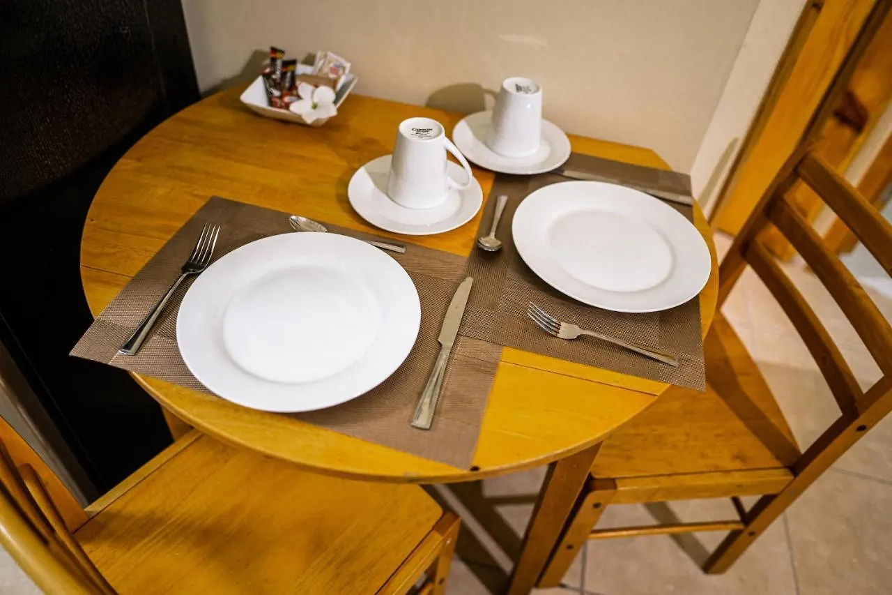 Connie'S Comfort Suites 세인트존스