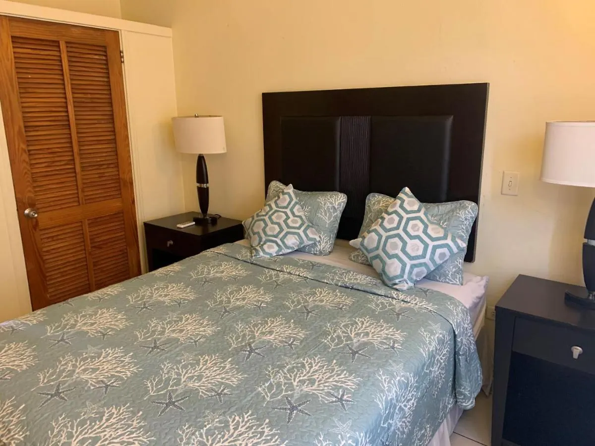Connie'S Comfort Suites St. John's
