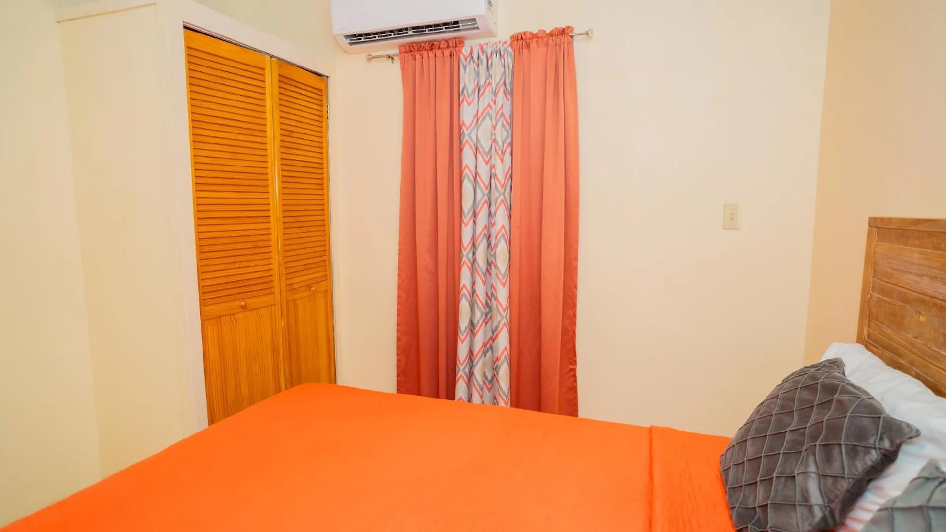 Aparthotel Connie'S Comfort Suites St. John's