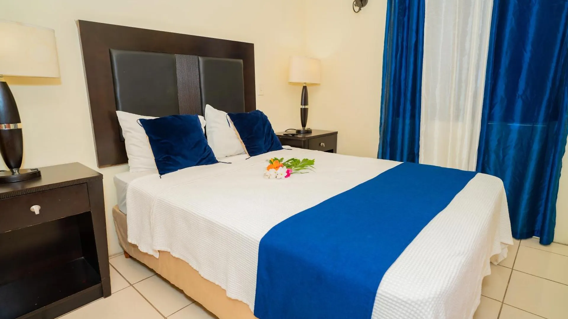 Connie'S Comfort Suites St. John's Antigua/Barbuda