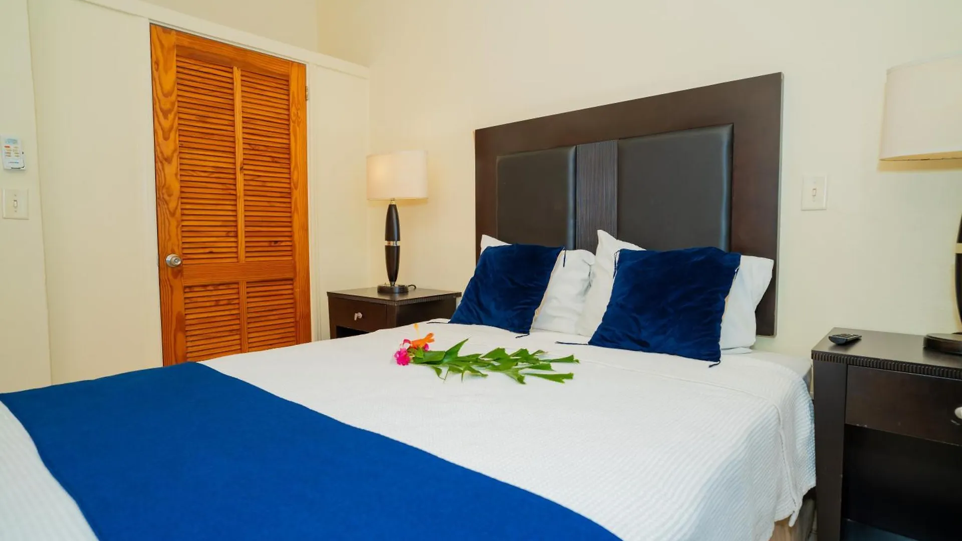 *** Aparthotel Connie'S Comfort Suites St. John's Antigua/Barbuda