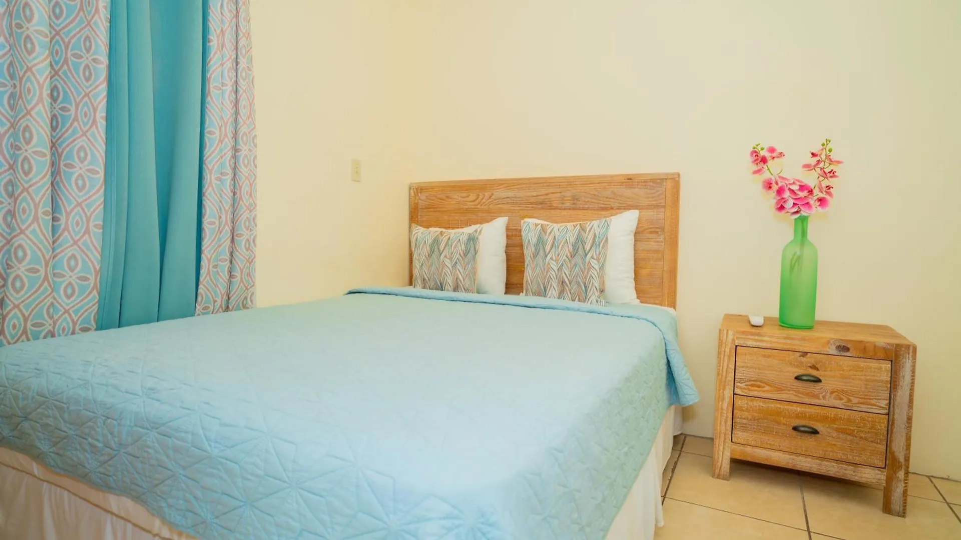 *** Aparthotel Connie'S Comfort Suites St. John's Antigua/Barbuda